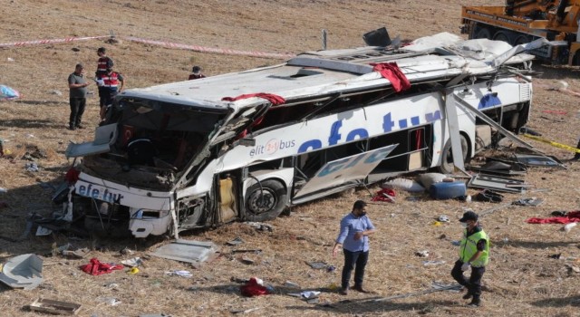 Uzmanından sürücülere uyarı: Son günlerde yaşanan tek taraflı otobüs kazaları genellikle sürücü kaynaklı