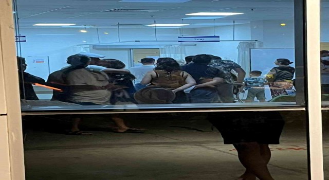 Kuşadası’nda Bayram’da hastanede uzun kuyruklar oluştu