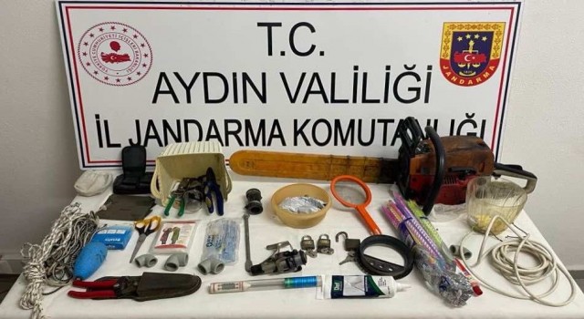 Bağ evinden çaldı, jandarmadan kaçamadı