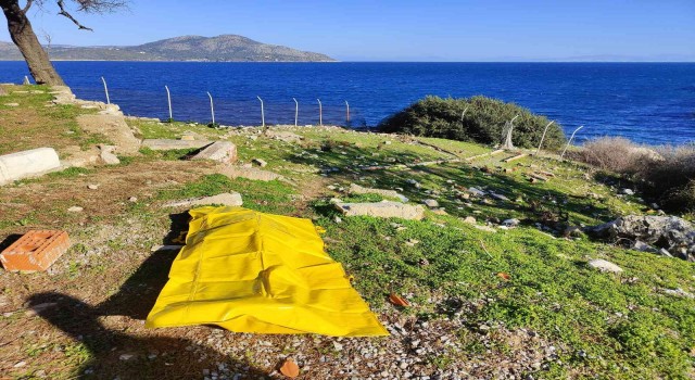 Kuşadası açıklarında biri hamile 2 mülteci can verdi