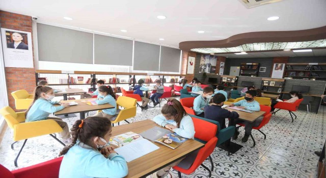 Efeler’de 9’uncu Kitap Kafe açılış için gün sayıyor