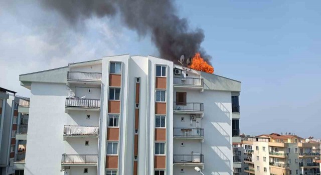 Elinde sigarayla uyuyakaldı, çıkan yangında yaralandı