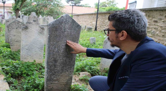 Aydın’da 212 yıl önce dikilen mezar taşı, 250 yıllık külliyenin tarihine ışık tutuyor