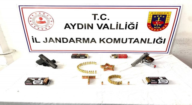 Aydın Jandarma uyuşturucu mesaisinde ruhsatsız tabanca ele geçirdi