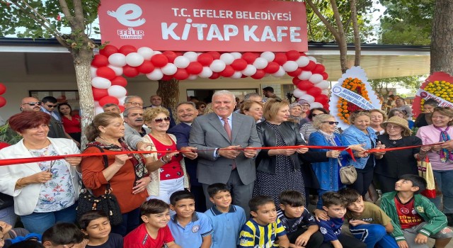 Kitap Kafe Kardeşköy’e çok yakıştı