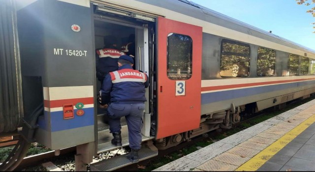 Aydın'da tren yolculuğu ’gözaltı’ ile son buldu