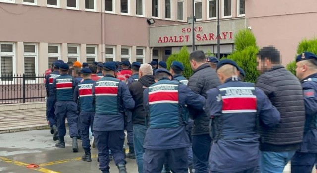 Aydın’da ’Mahzen-5’ operasyonunda gözaltına alınan 18 şüpheli adliyeye sevk edildi