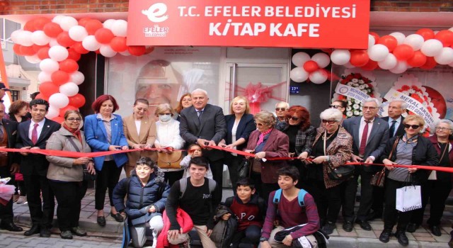 Efeler’de on sekizinci Kitap Kafe açıldı