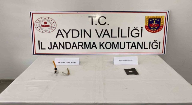 Jandarma uyuşturucuya geçit vermiyor: 5 gözaltı