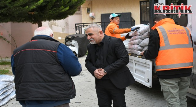Zemheri Soğuklarında Kuşadası Belediyesi’nden İhtiyaç Sahiplerine Yakacak Desteği