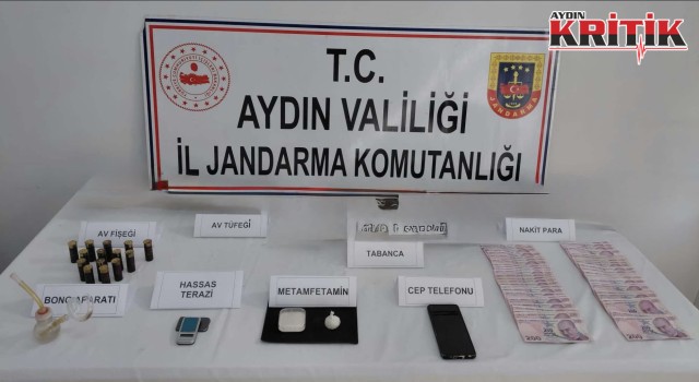 Kuşadası’nda uyuşturucu operasyonu: Silah ve metamfetamin ele geçirildi