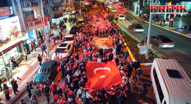 Başkan Yetişkin’le Efeler’de binler Cumhuriyet için yürüdü