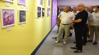 Eski Bakan Sağlar’dan ’Ada Modern Sanat Galerisi’ne tam not