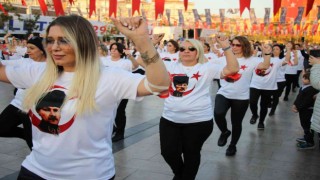 Aydın’da 98 kadın, Cumhuriyeti zeybek oynayarak kutladı