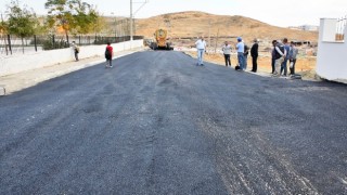 Söke Belediyesi’nden Savuca Okulu Yoluna Sıcak Asfalt