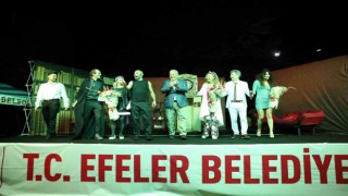 Efeler'de ’Hırsız’ oyunu ilgi gördü