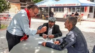 Bağımsız aday Aksu Vatandaşa imzalı taahhütname dağıttı