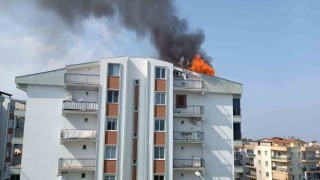 Elinde sigarayla uyuyakaldı, çıkan yangında yaralandı