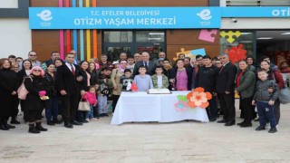 Efeler’in özel çocukları Otizm Yaşam Merkezi’nin ikinci yılını kutladı