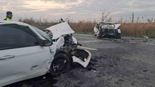 Söke’de otomobiller kafa kafaya çarpıştı: 2 yaralı