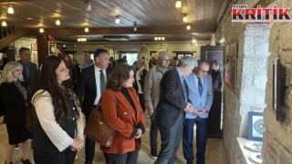 KUŞADASI’NDA GELENEKSEL TÜRK SANATLARI SERGİSİ SANATSEVERLERLE BULUŞTU