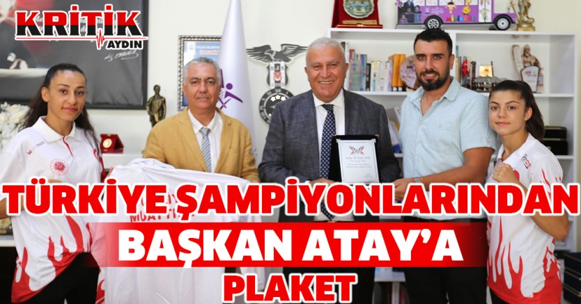 Türkiye şampiyonlarından Başkan Atay'a plaket